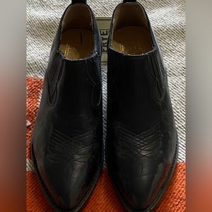 Frye Billy Shootie NWT W9